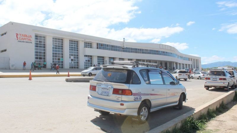 TERMINAL DE BUSES DE TARIJA ESTA CERRADA