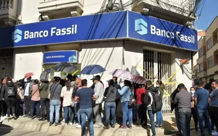 Cierre del banco Fassil podría hacer estallar una gigantesca burbuja inmobiliaria