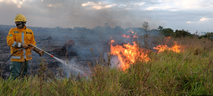 Chile envía ayuda a Bolivia para contrarrestar incendios