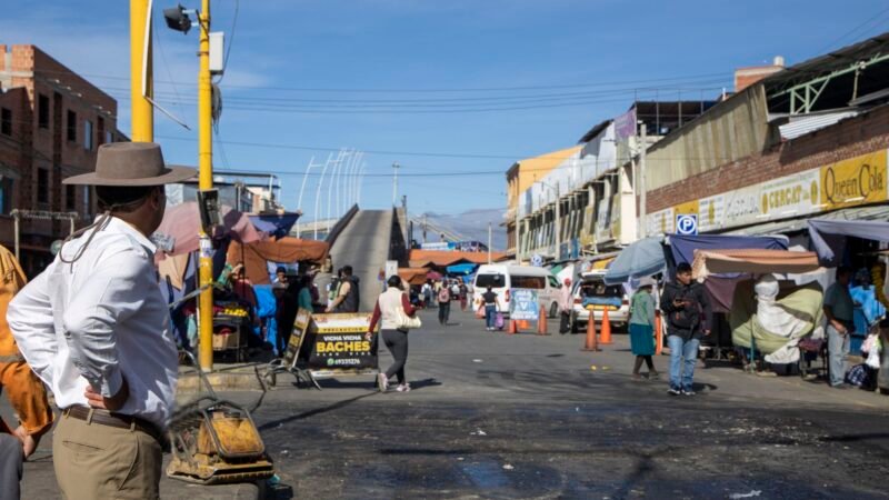 En la zona del Mercado CampesinoAlcaldía de Tarija pone en marcha el recapamiento asfaltico en la Av. Froilán Tejerina