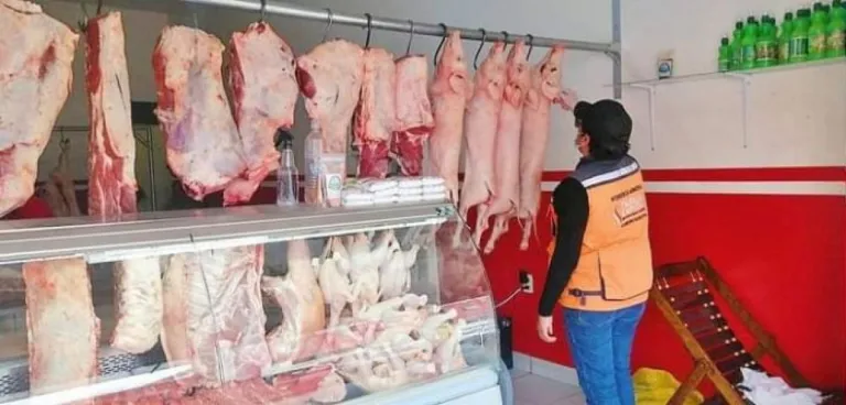 Intendencia de Tarija realiza controles en friales y carnicerías del barrio Fátima por el Día de la Madre