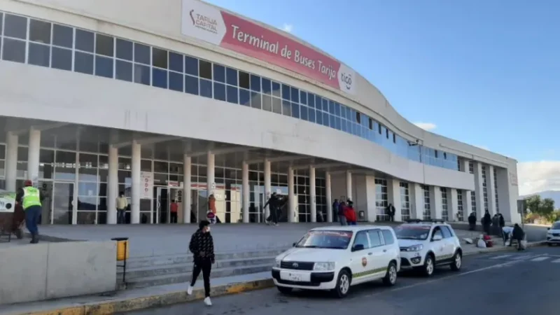 Terminal de Buses de Tarija reitera que salidas a Potosí, Oruro, Sucre, Cochabamba y La Paz están suspendidas por los bloqueos