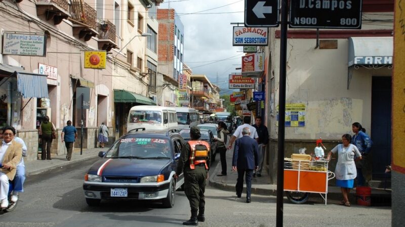 Informan que 7 de cada 10 profesionales de Tarija migran a otros rubros por falta de empleo
