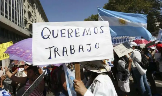 La tasa de desempleo en Argentina sube desde el 2021