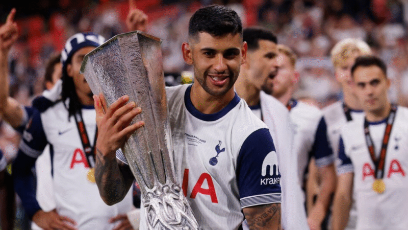 Tottenham y Atlético de Madrid pujan por Cuti Romero