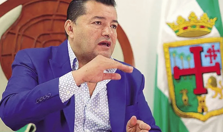 Jhonny Fernandez definira a su acompañante de formula este domingo