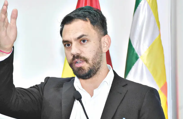 Eduardo del Castillo rechaza propuesta de Rodrigo Paz“Bolivia no necesita a la DEA”.