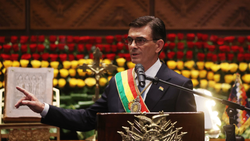 Rodrigo Paz asume la Presidencia y denuncia que hereda una Bolivia “devastada y dividida”