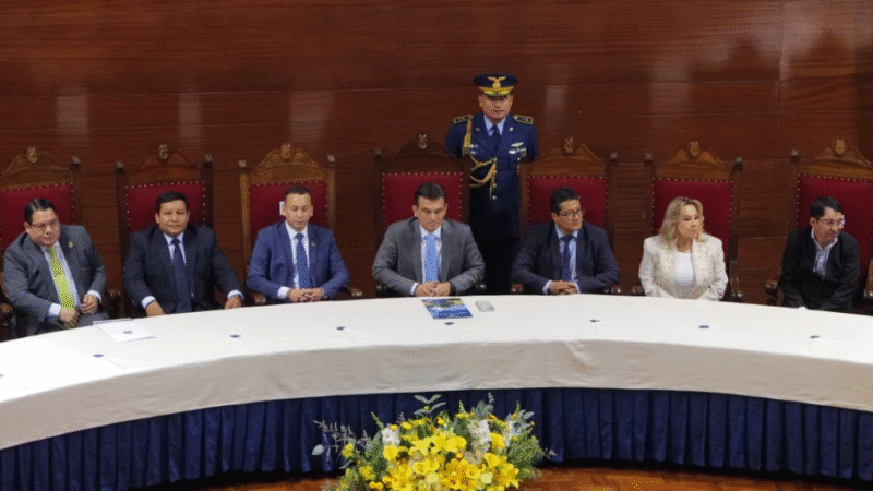 Paz propone digitalizar toda la Justicia y pide unidad para una reforma estructural