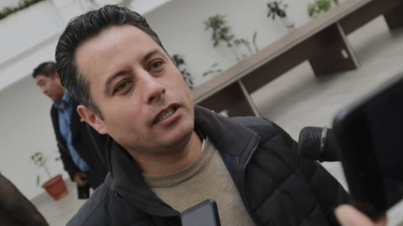 Crisis en el Ejecutivo: Vicepresidente Lara acusa al entorno de Paz y señala nuevos casos