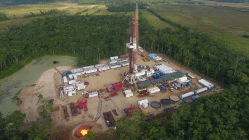 Petroleras advierten que la nueva Ley de Hidrocarburos fracasará sin menor carga fiscal, arbitraje internacional y precios actualizados.