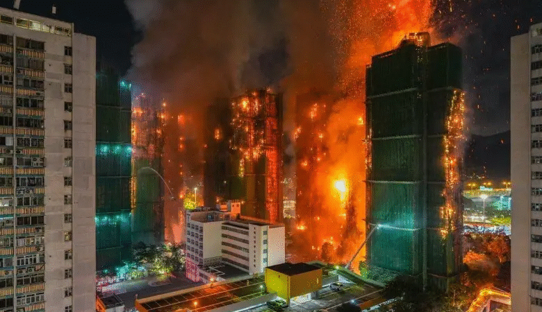 Sube a 146 el número de muertos por el devastador incendio en complejo residencial de Hong Kong