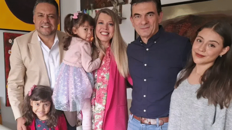 Revilla y su esposa regresan al país y sostienen reunión reservada con el presidente Rodrigo Paz