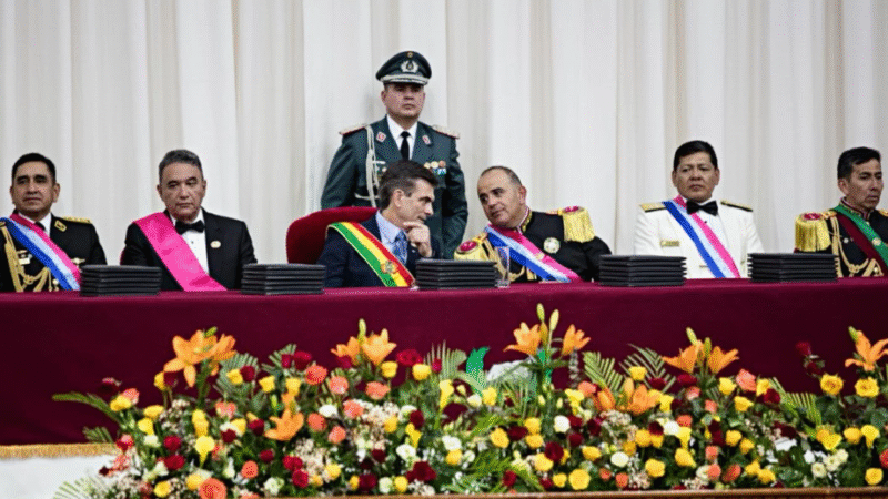 Paz llama a las Fuerzas Armadas a mantenerse “bajo la Constitución” y ser un “aliado del pueblo”