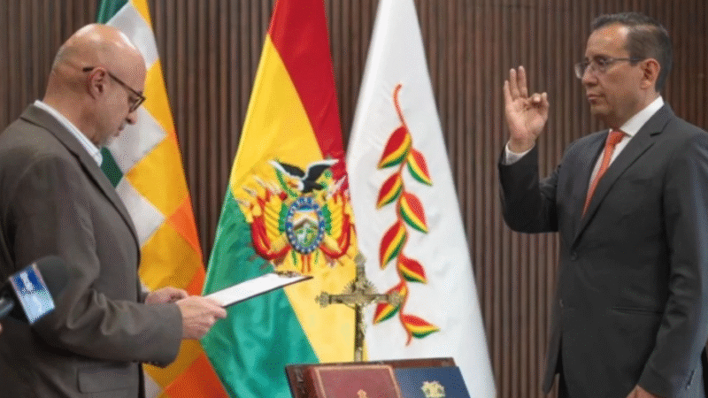 Pablo Camacho asume la dirección de la OFEP con el desafío de fortalecer la gestión de las empresas públicas.