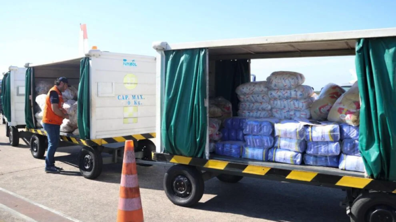 Bolivia recibe 39 toneladas de ayuda internacional ante crisis de abastecimiento
