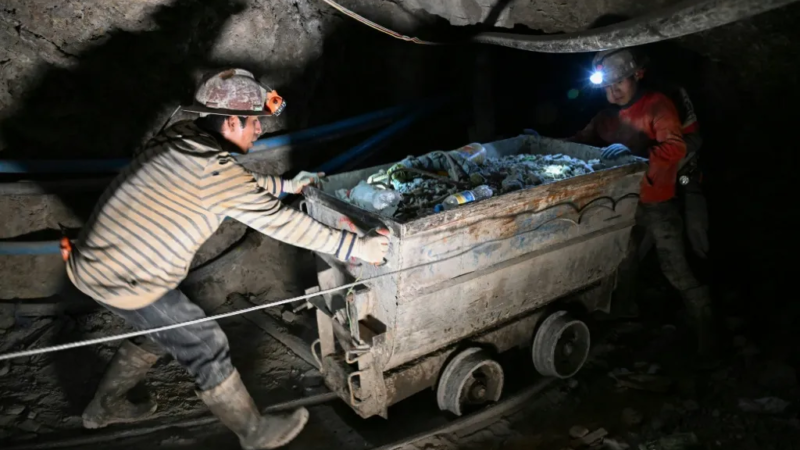La crisis obliga a suspender la Cumbre Minera sin fecha definida