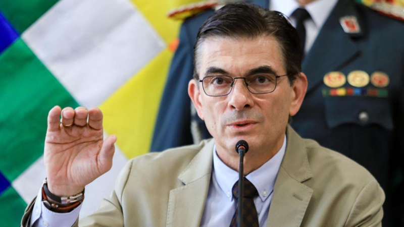 Paz busca frenar la pérdida de empleos y acuerda agenda con la COD cruceña