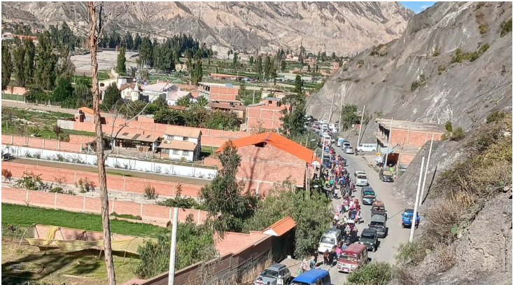 Río Abajo retoma el bloqueo, frena la salida de verduras y dispara los precios en La Paz